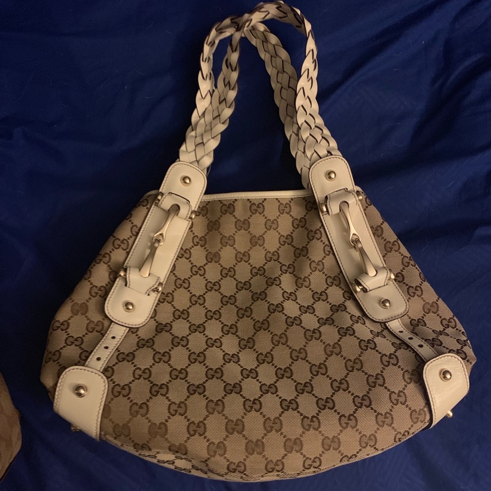 Authentic Gucci Pelham bag/TRADE LV